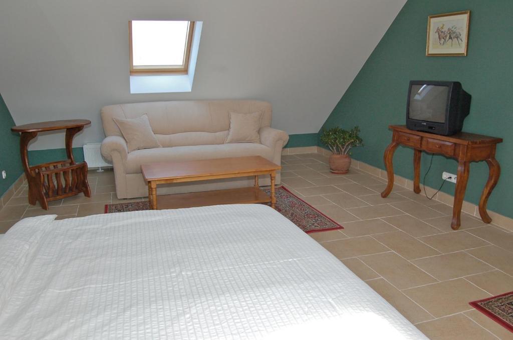 Malomdulo Farmhaz Guest House Pilisborosjeno Exterior photo